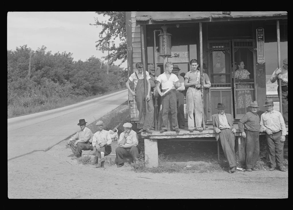 Prospective homesteaders, in front of post office at United,…, Pennsylvania, 1935