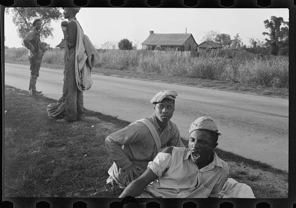 [Cotton pickers, Pulaski County, Arkansas], 1935