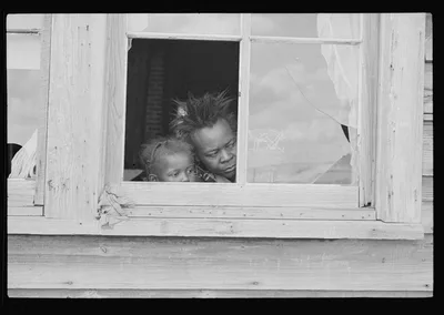 Sharecropper family, Little Rock, Arkansas, 1935