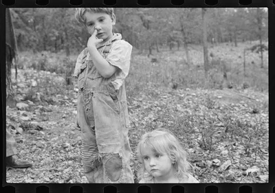 [Untitled photo, possibly related to: Family of Arkansas sharecropper], 1935