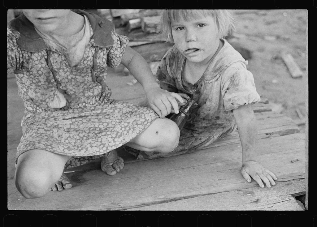 [Untitled photo, possibly related to: Ozark children, Arkansas], 1935