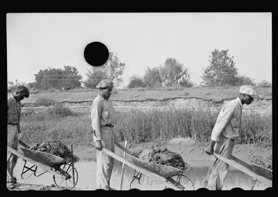 [Untitled photo, possibly related to: Levee workers, Plaquemines…, Louisiana, 1935