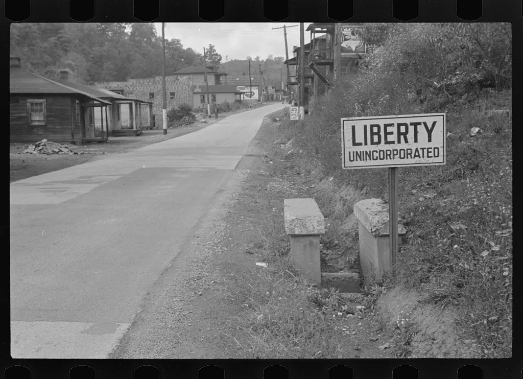 Liberty, unincorporated, Scotts Run, West Virginia, 1935