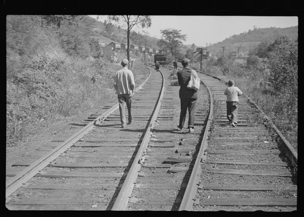 [Untitled photo, possibly related to: Scotts Run, West Virginia,…, 1935
