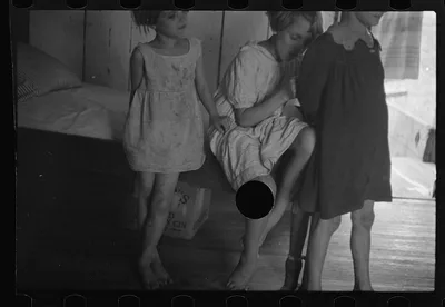 [Untitled photo, possibly related to: Trische family, tenant farmers,…, Louisiana, 1935