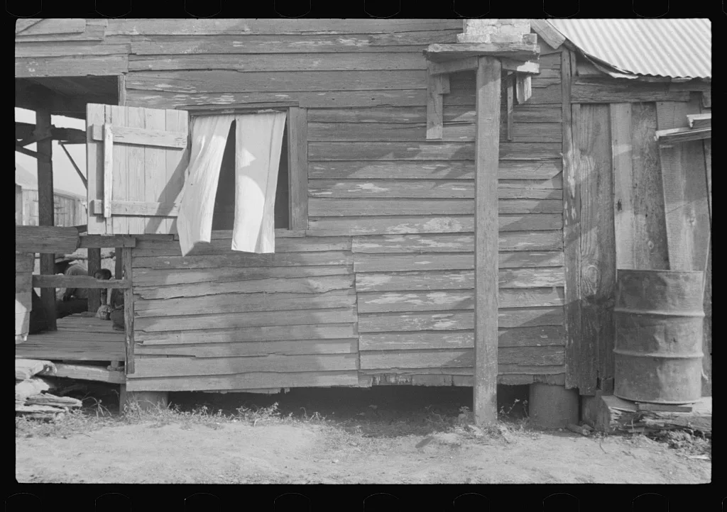 Colored trapper's home, Louisiana, 1935