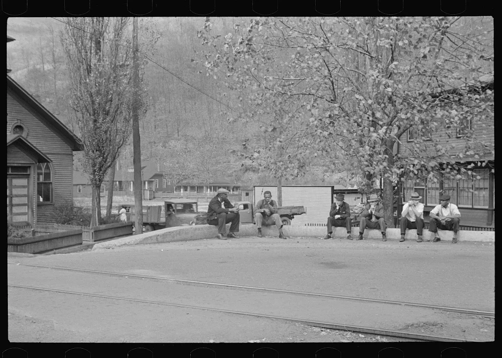 [Untitled photo, possibly related to: Omar, West Virginia], 1935