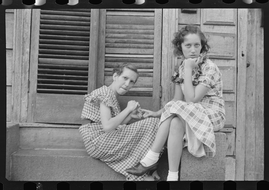 Young residents at Amite City, Louisiana, 1935