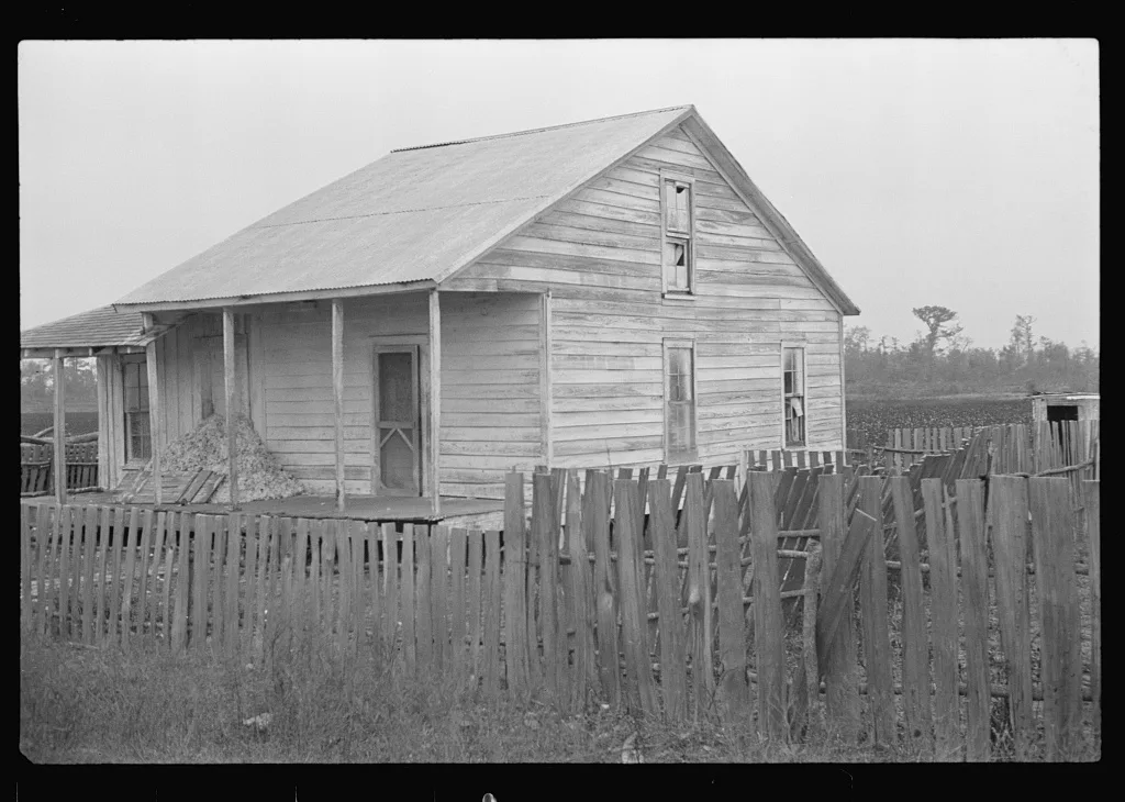 Sharecropper's home, Pulaski County, Arkansas, 1935