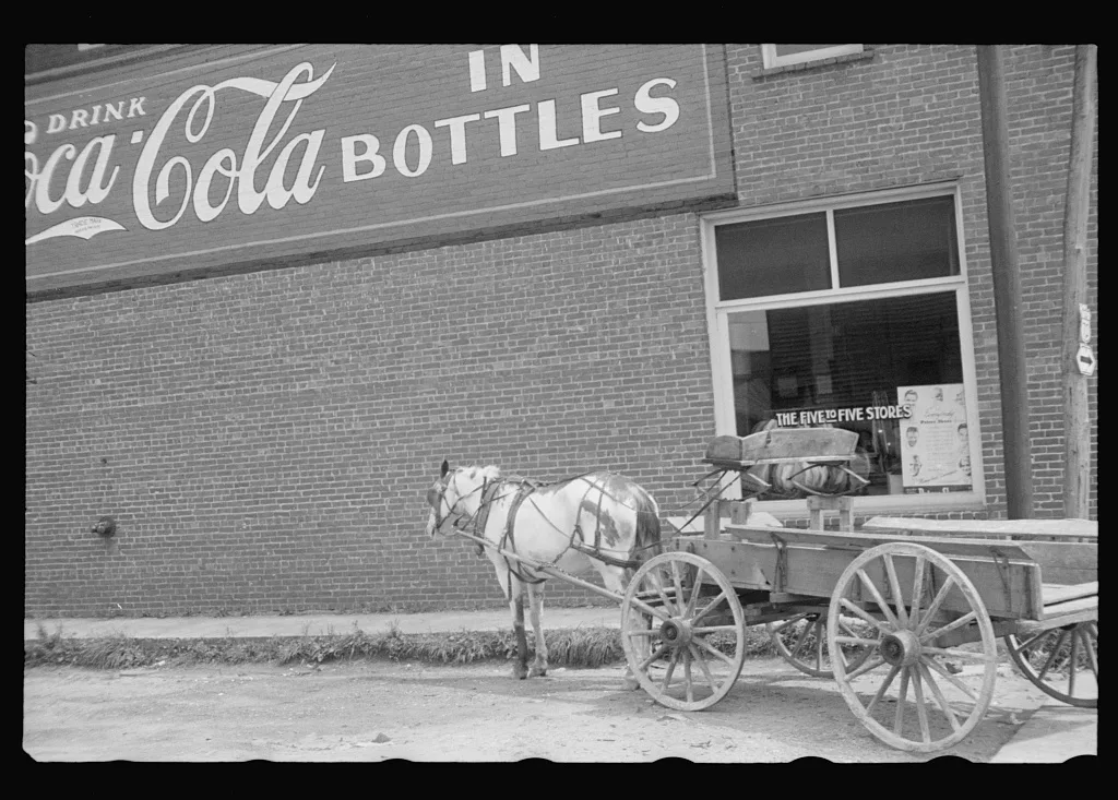 Horse and wagon, Crossville, Tennessee, 1937