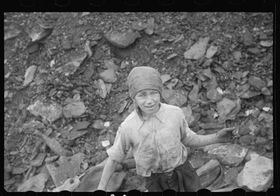 [Untitled photo, possibly related to: Young boys salvaging coal from…, Pennsylvania, 1937