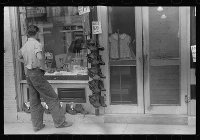 Street scene, Washington Court House, Ohio (see general caption), 1938