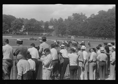 Watching horse race, Lancaster, Ohio, 1938