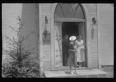 Leaving church, Linworth, Ohio, 1938