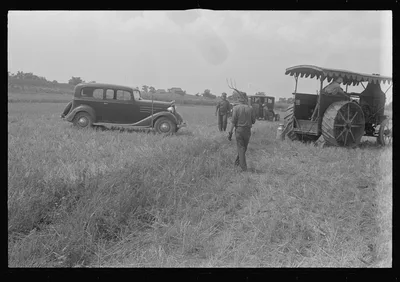Threshing scene, central Ohio, 1938