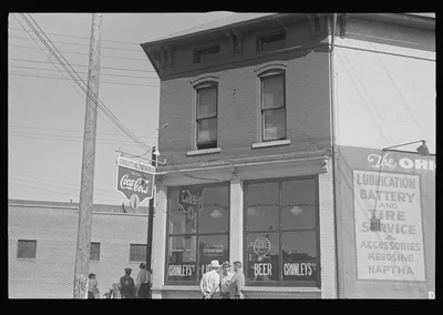 [Untitled photo, possibly related to: Street scene, Springfield, Ohio], 1938