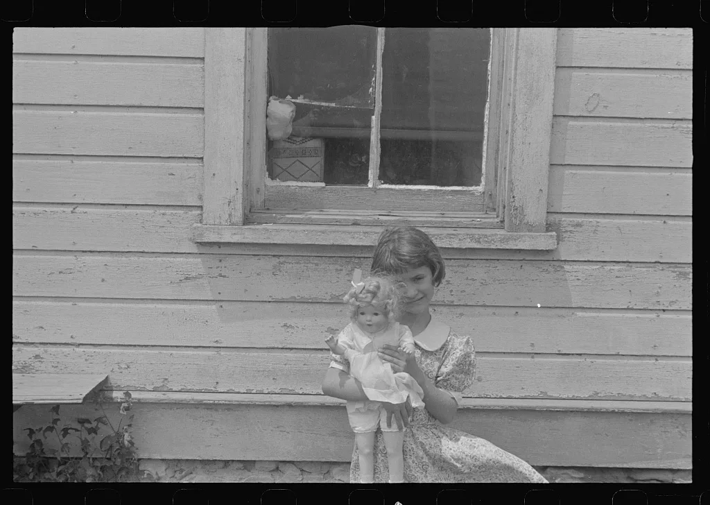 [Untitled photo, possibly related to: Daughter of Mr. Thaxton,…, Ohio, 1938