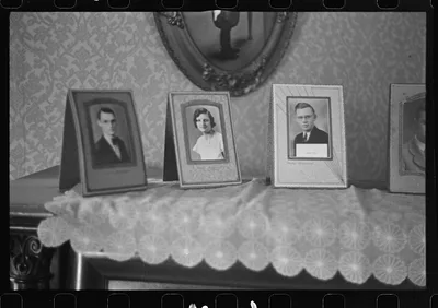 [Untitled photo, possibly related to: Interior scenes of the Thaxton…, Ohio, 1938
