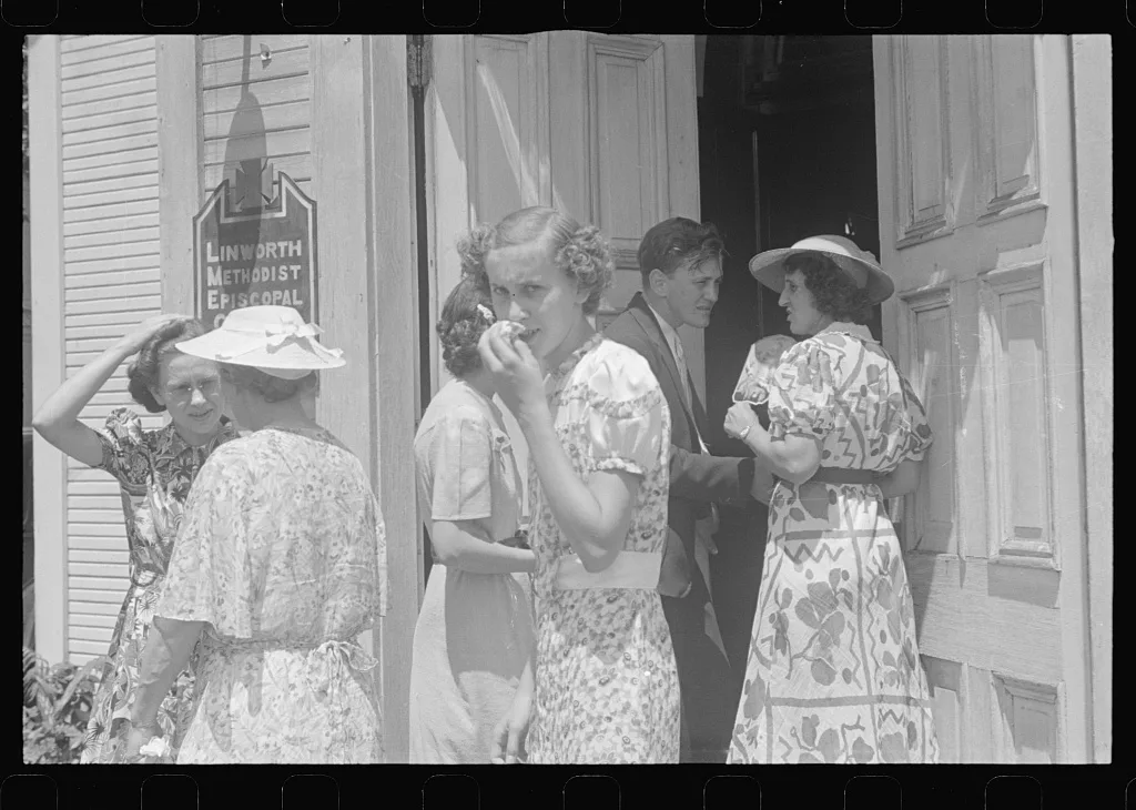 [Untitled photo, possibly related to: Leaving church, Linworth, Ohio], 1938