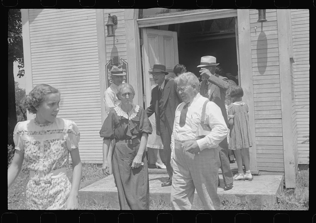 Leaving church, Linworth, Ohio, 1938