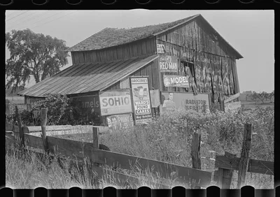 Old barn in central Ohio on Route 40 (see general caption), 1938