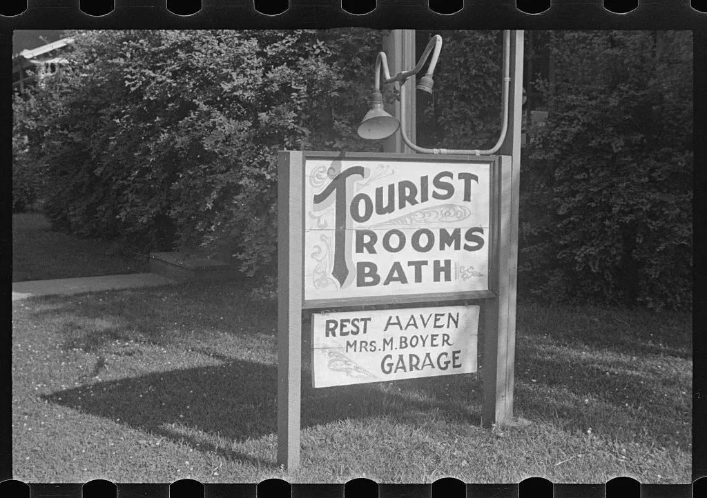 Tourist home sign, central Ohio (see general caption), 1938