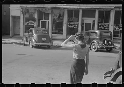 [Untitled photo, possibly related to: A cleaning and pressing shop in…, Ohio, 1938