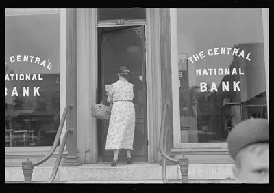 Saturday afternoon in London, Ohio, "the main street", 1938