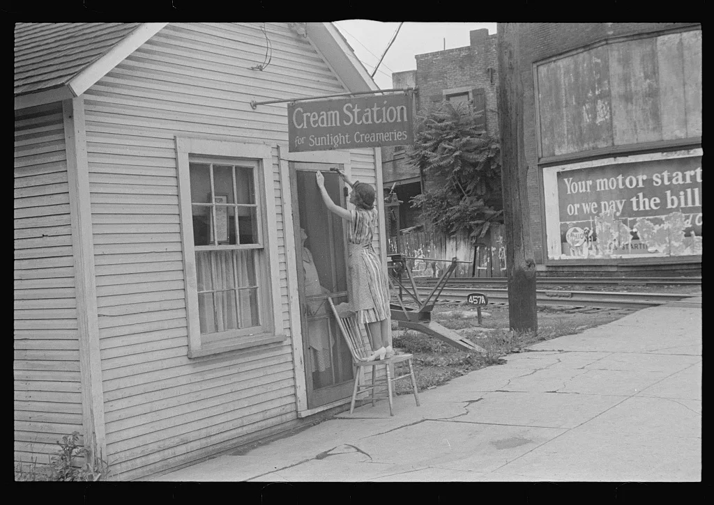 Saturday afternoon in London, Ohio, "the other side of the tracks", 1938