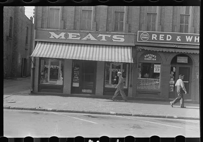 Street scene in Plain City. Ohio, 1938