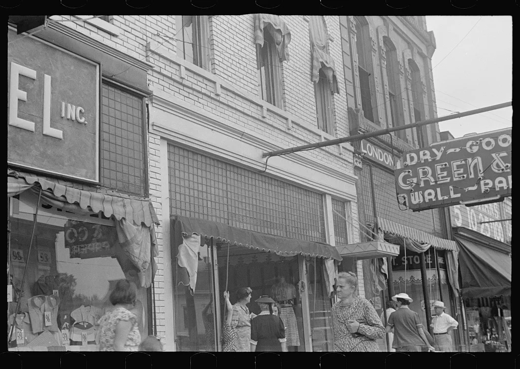 [Untitled photo, possibly related to: Saturday afternoon in London,…, Ohio, 1938