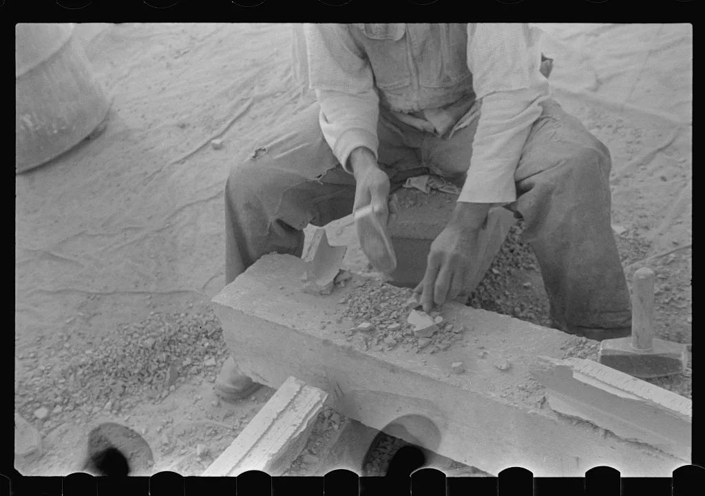 Hightstown, New Jersey. Steps in the preparation of mortar for fresco…, 1935