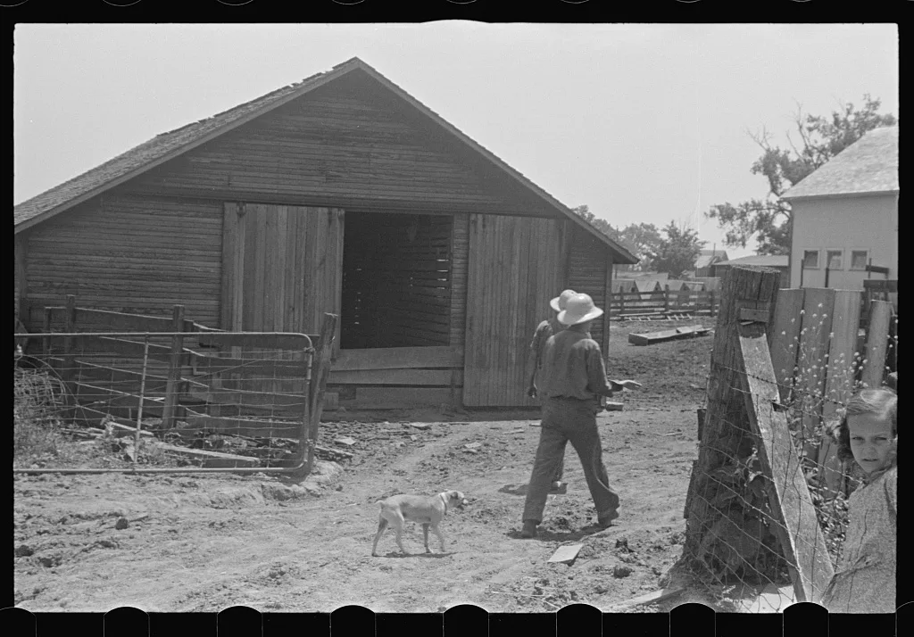 [Untitled photo, possibly related to: Farmers walking toward house…, Ohio, 1938