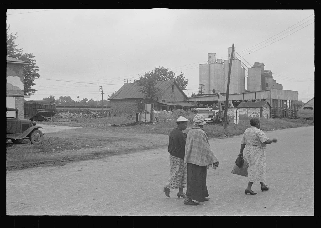 Saturday afternoon in London, Ohio, "the other side of the tracks", 1938