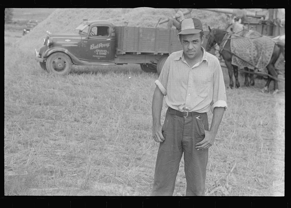 Mechanicsburg, Ohio. Harvest hand and helper on the Virgil Thaxton…, 1938