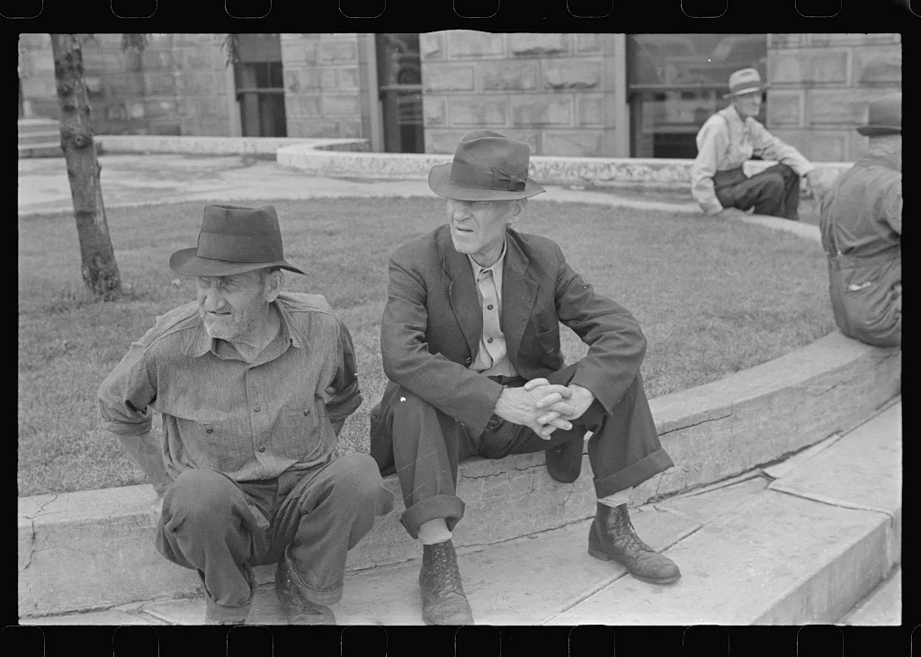 [Untitled photo, possibly related to: Courthouse, Circleville, Ohio], 1938