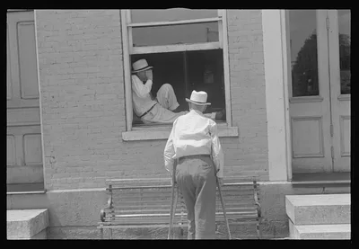 Street scene, Somerset, Ohio, 1938