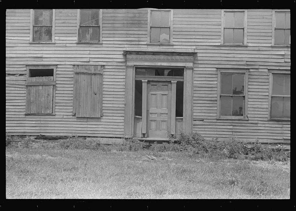 Abandoned house, central Ohio, 1938