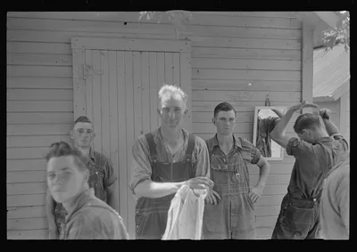 [Untitled photo, possibly related to: Waiting around before dinner…, Ohio, 1938