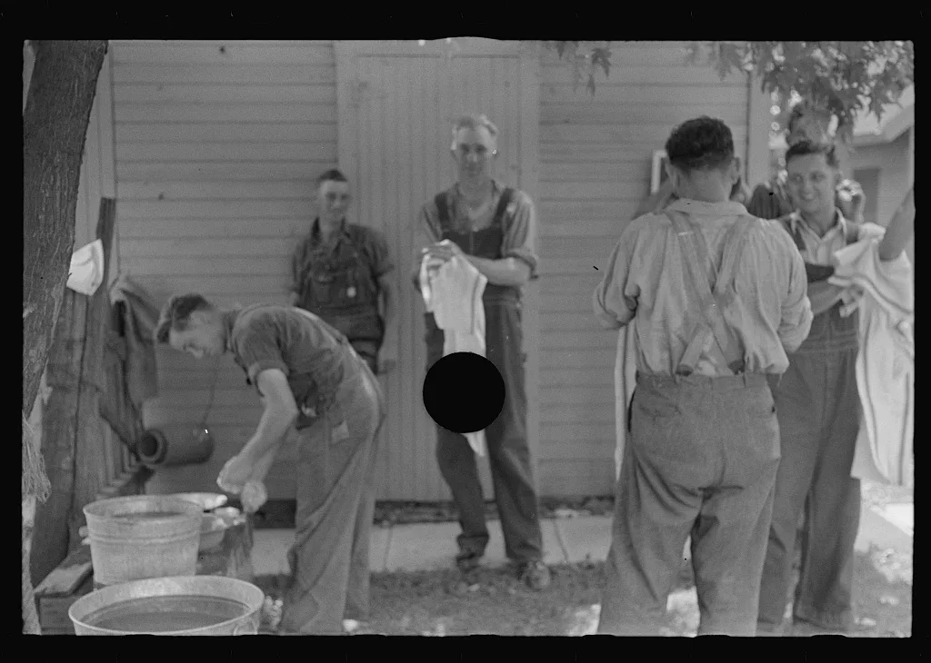 [Untitled photo, possibly related to: Waiting around before dinner…, Ohio, 1938