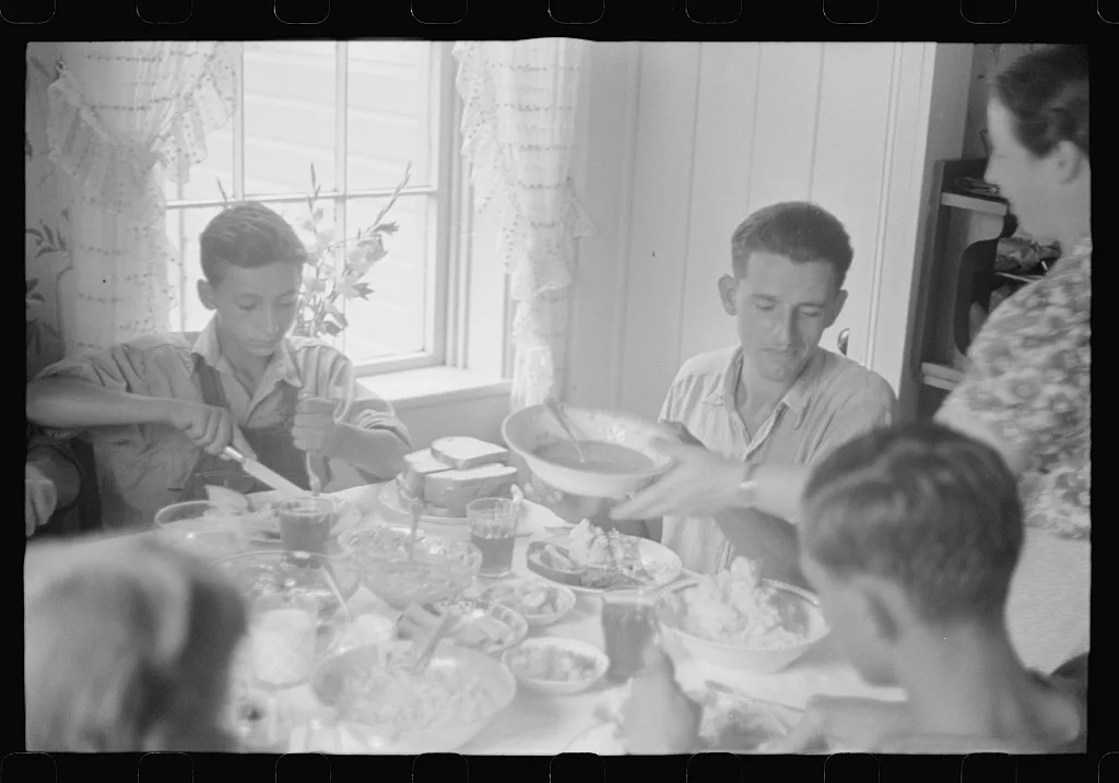 Dinner time during wheat harvest, central Ohio, 1938