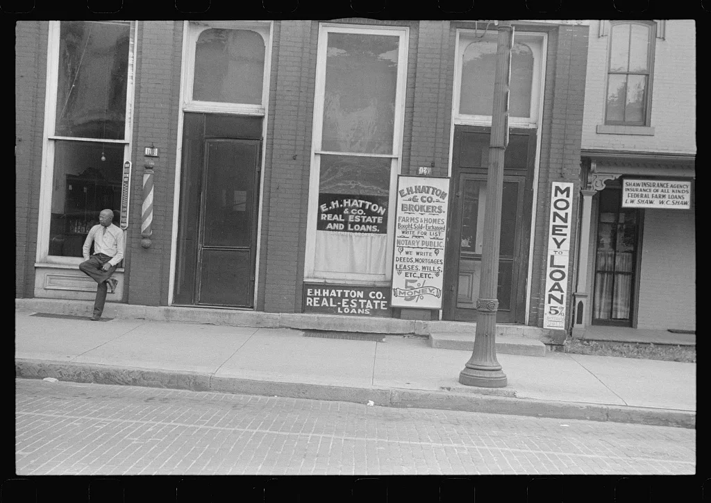 Real estate and loan office, Marysville, Ohio, 1938