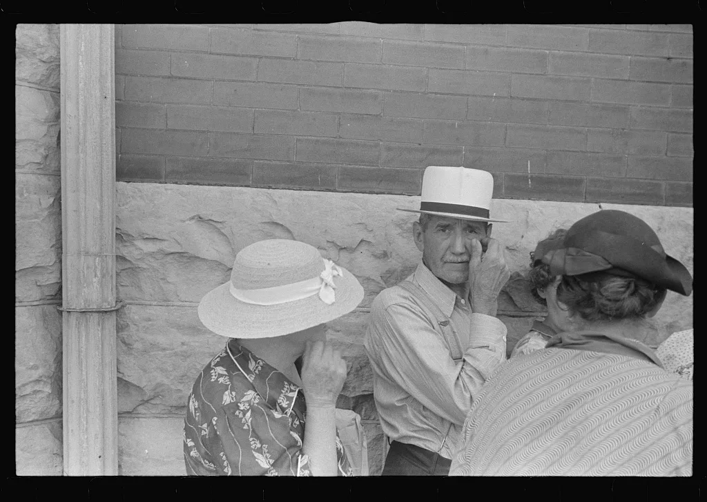 [Untitled photo, possibly related to: Waiting for relief commodities,…, Ohio, 1938