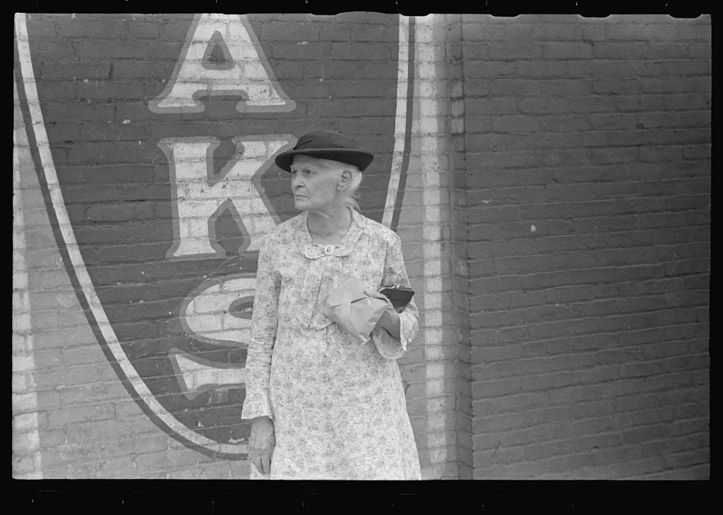 [Untitled photo, possibly related to: Family in Marysville, Ohio], 1938