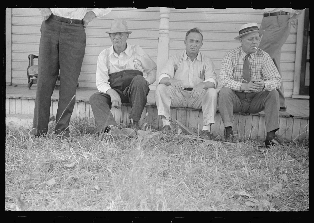 Spectators at farmland auction, New Carlisle [i.e. Marysville], Ohio, 1938