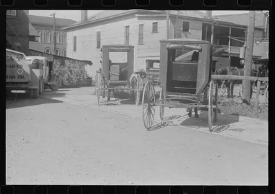 Amish horse-drawn wagons in Plain City, Ohio, 1938