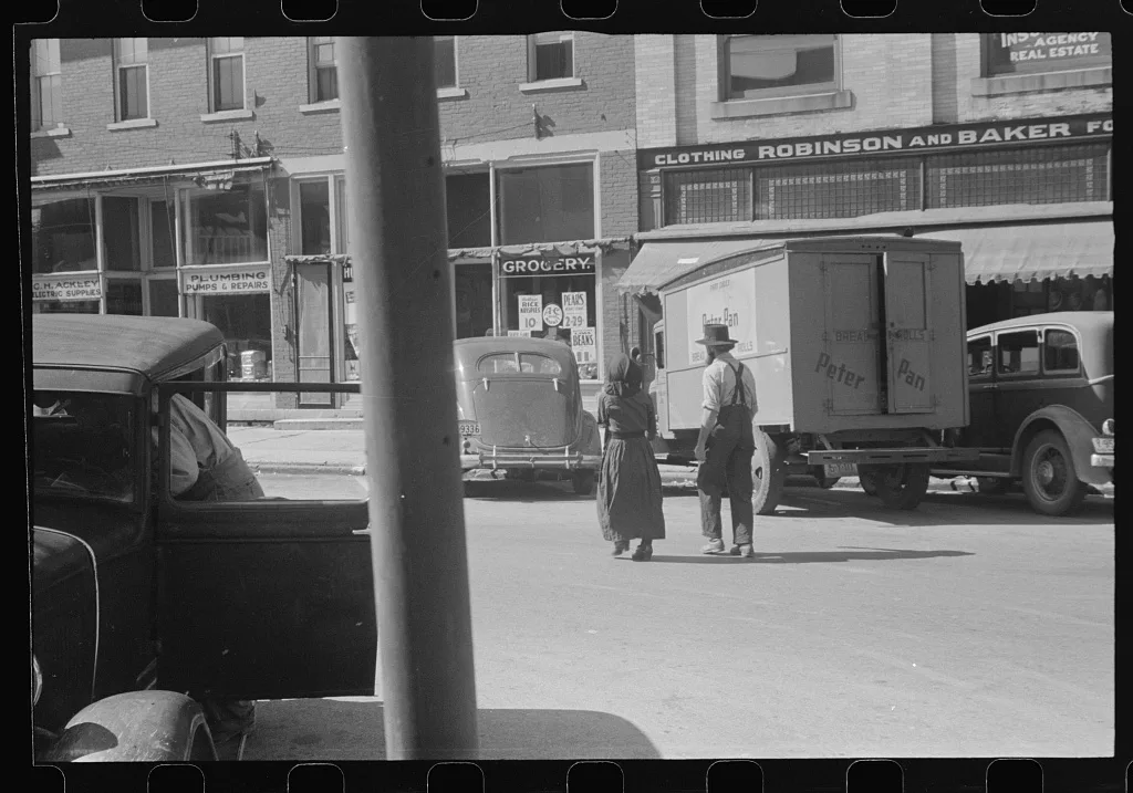 Amish farmer and wife in town, Plain City, Ohio, 1938