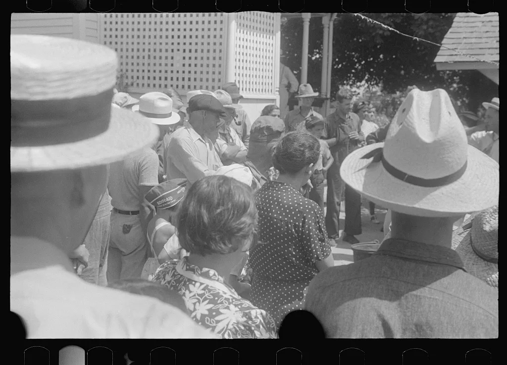 [Untitled photo, possibly related to: Public auction in central Ohio], 1938