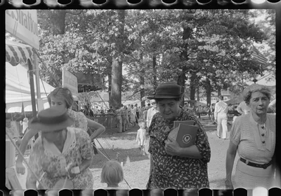 Spectators at county fair, central Ohio, 1938